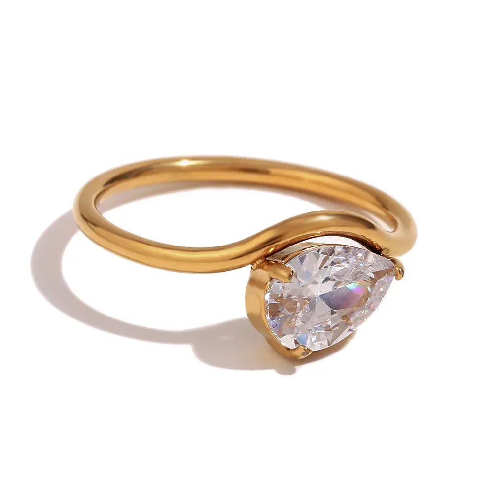 18k-luxury-waveform-shank-gold-zircon-ring - Viexta