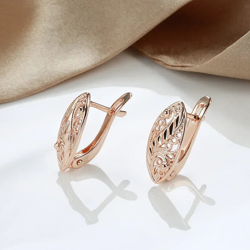 Hollow Pattern Heart-shaped Earrings - Viexta
