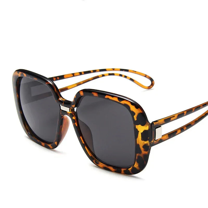 Large frame sunglasses with gradient - Viexta