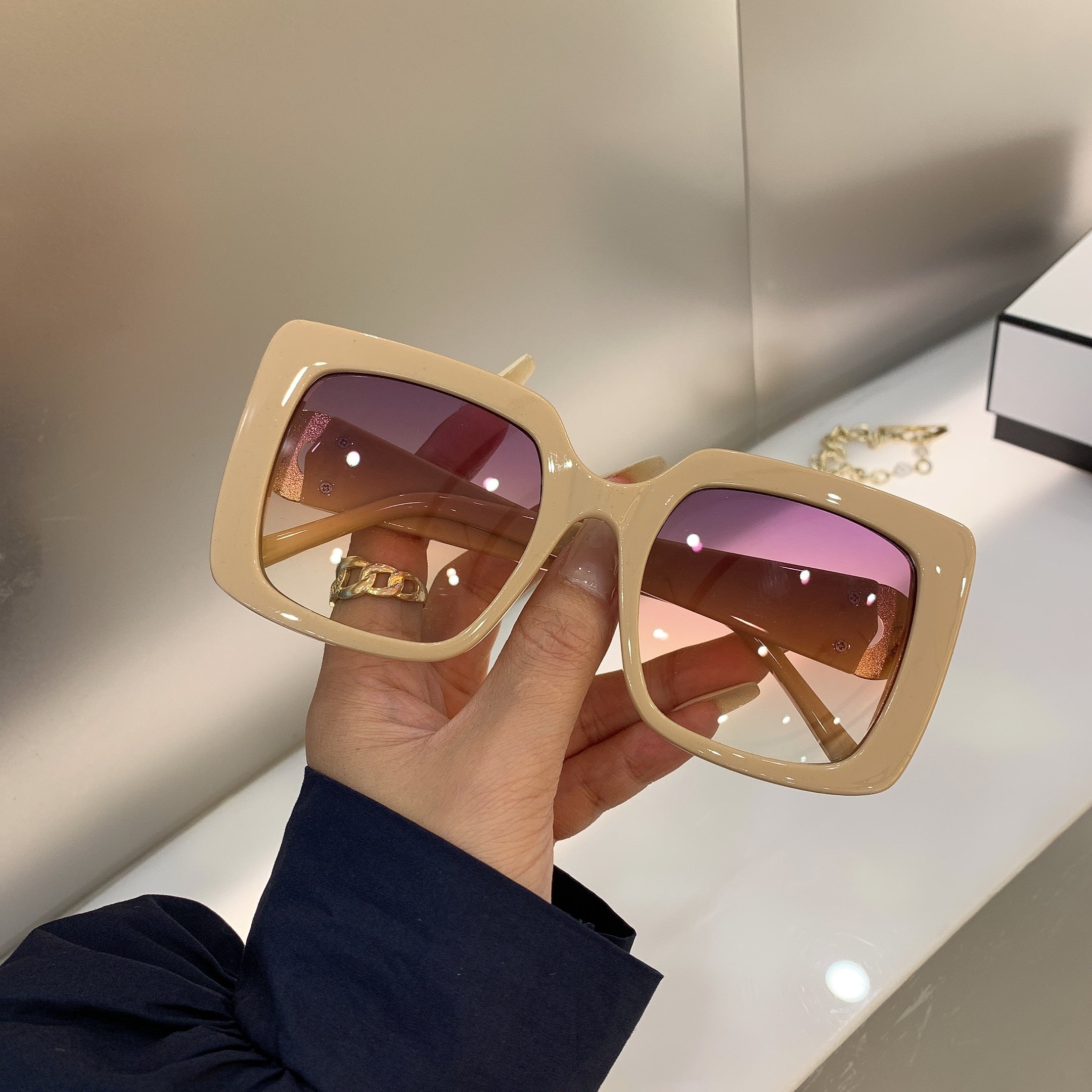 Oversized Square Sunglass