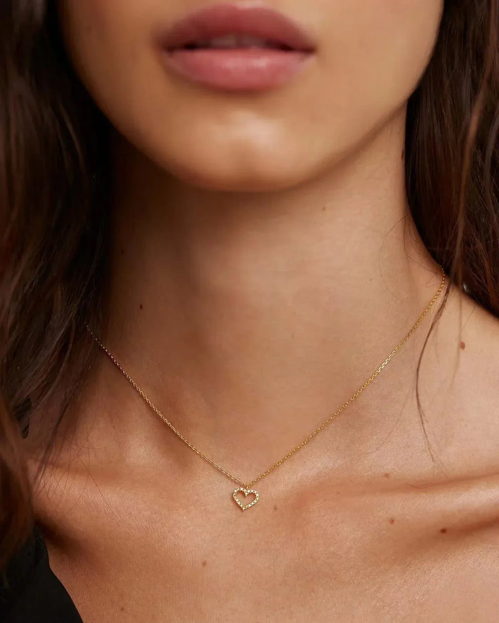 Hollow Heart Pendant Necklace - Viexta