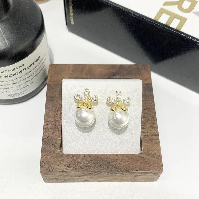 Pearl Flower High-end Small Fragrance Earrings - Viexta