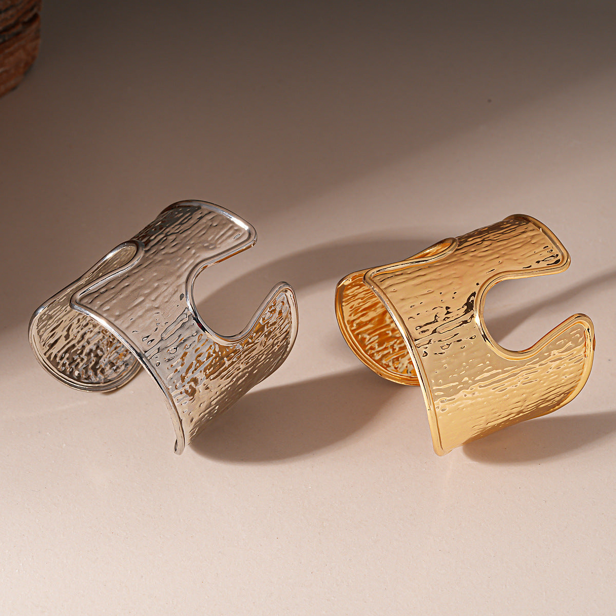 Metallic Textured Pleated Bangle