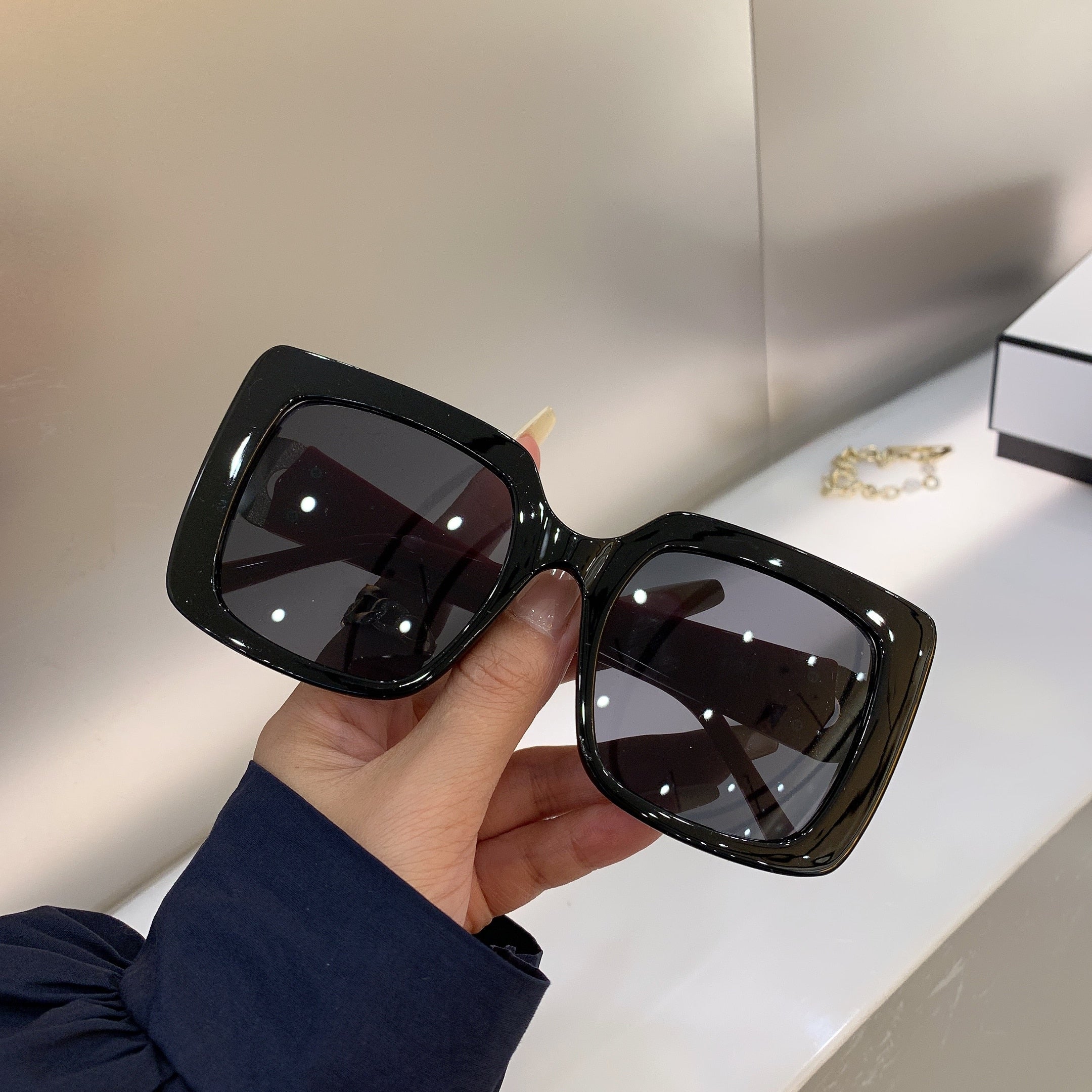 Oversized Square Sunglass