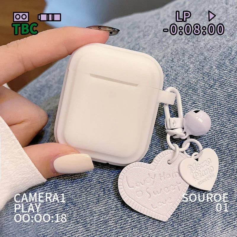 gentle-milky-white-pendant-airpods-protective-cover - Viexta