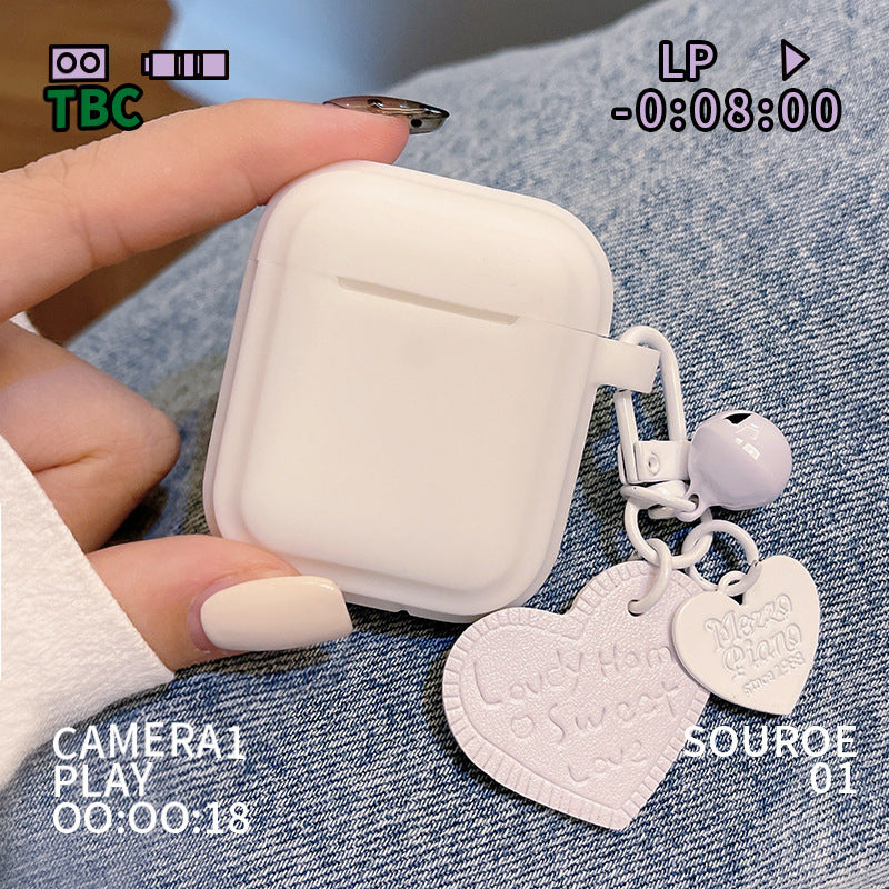 gentle-milky-white-pendant-airpods-protective-cover