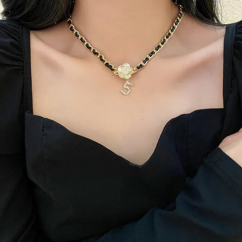 Gold Plated French Royal Style Pearl Flower Necklace - Viexta