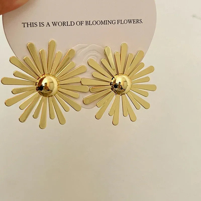 Retro Hong Kong Golden Versatile Earrings - Viexta