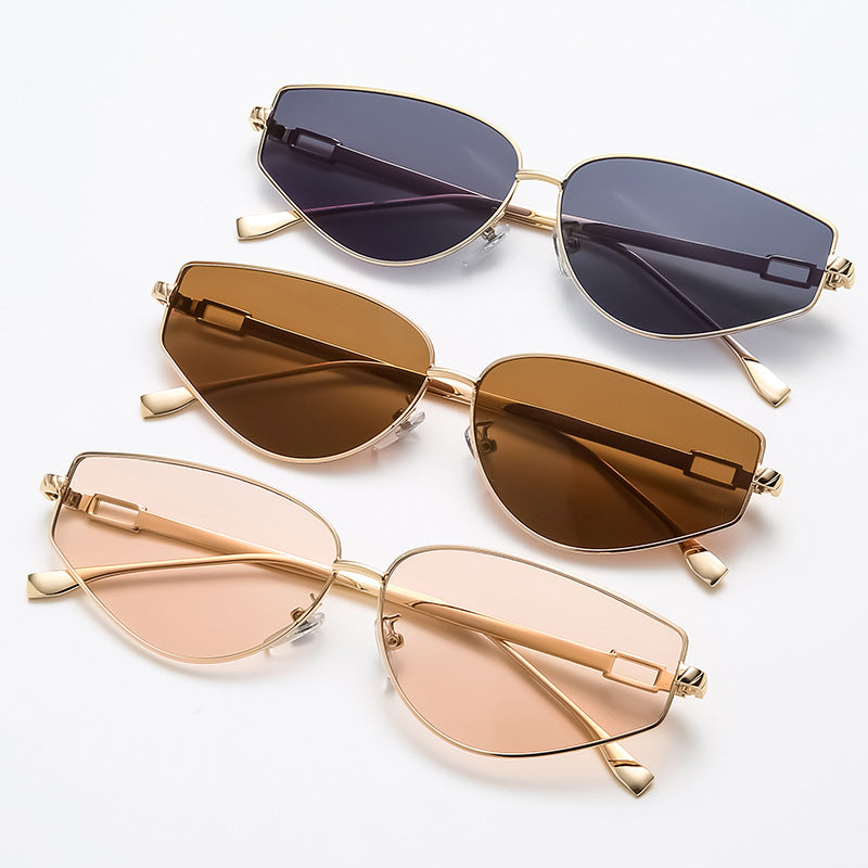 New Small Frame Cat Eye Sunglasses