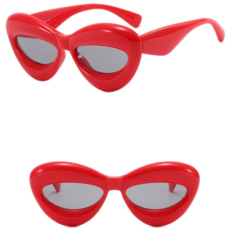 Stylish One-piece Sunglasses With Wide Brims