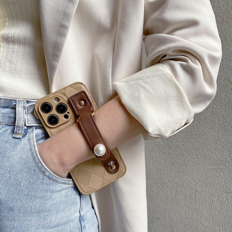 diamond-coffee-color-pearl-wrist-strap-iphone-case - Viexta