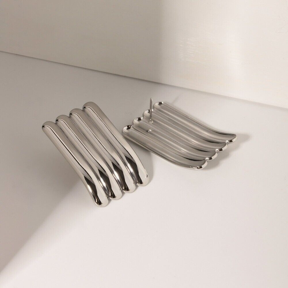 Simple and personalized high-end gold stainless steel striped earrings and earrings