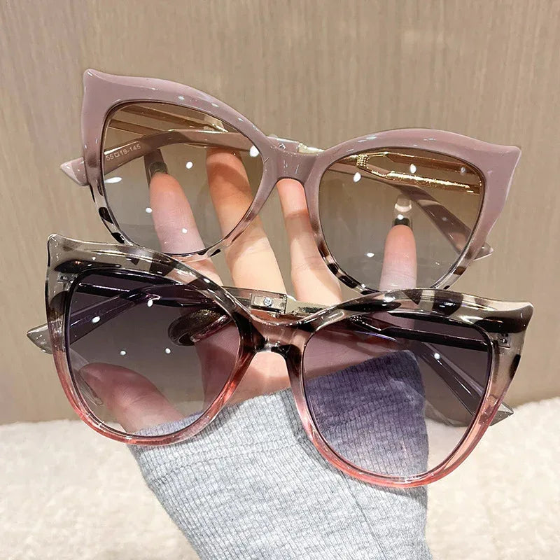 Fashionable Cat-Eye Sunglasses In Bold Contrasting Colors - Viexta