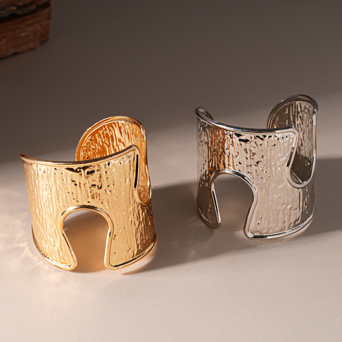 Metallic Textured Pleated Bangle