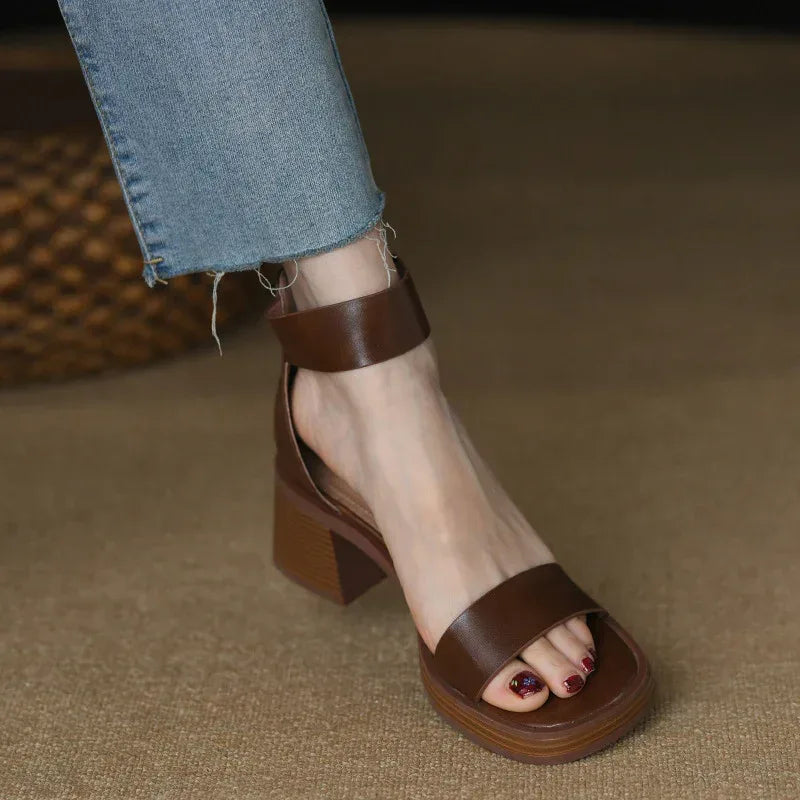 British Retro Strap Chunky Heel - Viexta
