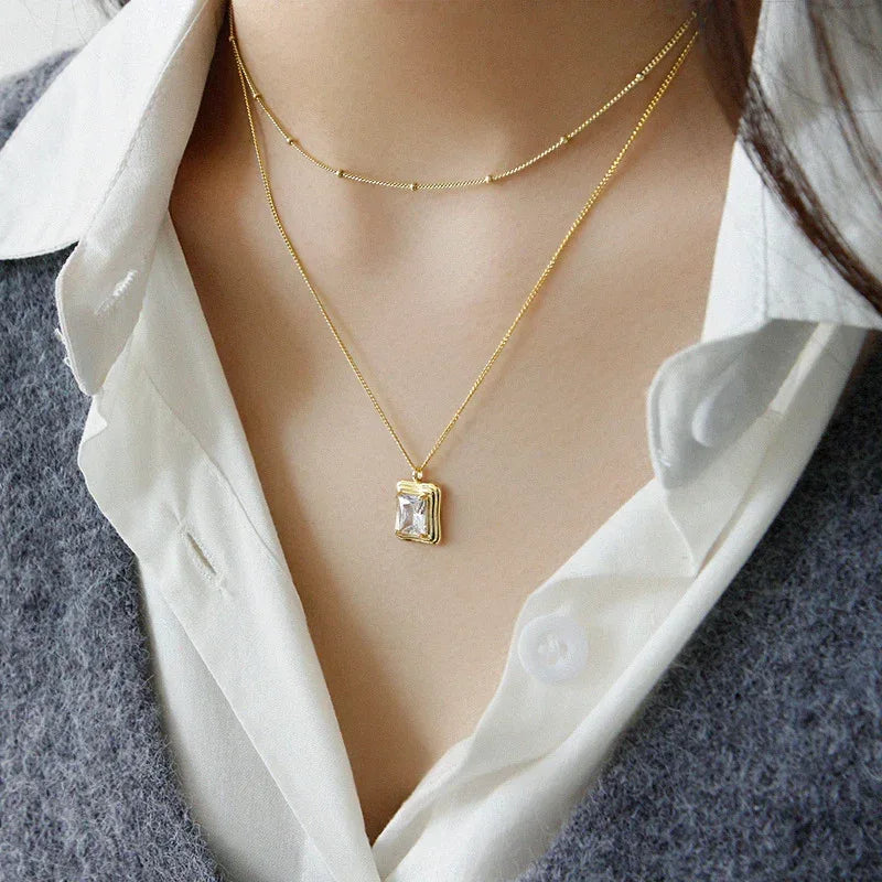 Dainty Square Neckpiece - Viexta