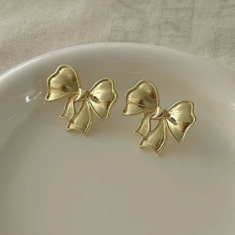18k-retro-hong-kong-elegant-ear-studs - Viexta