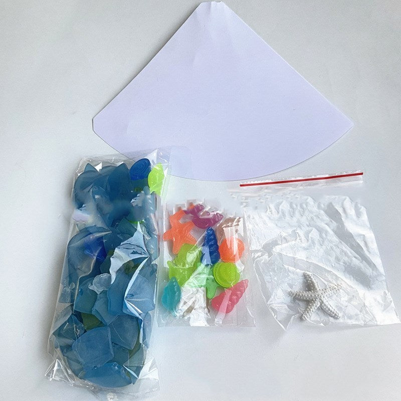 diy-christmas-decoration-blue-christmas-tree-glass-creative-unique-decoration