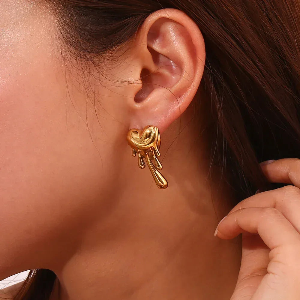 Elegant Heart Stud Earrings - Viexta