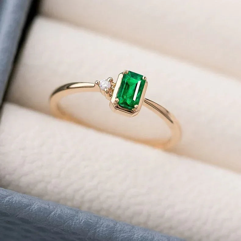 Emerald Diamond Ring - Viexta