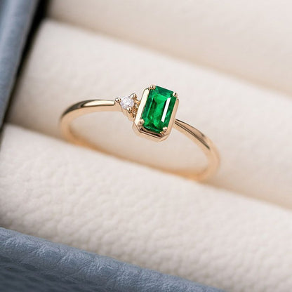 Emerald Diamond Ring