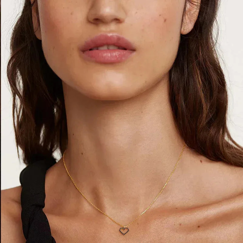 Hollow Heart Pendant Necklace - Viexta