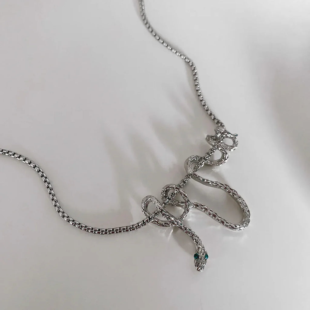 Curved Snake Pendant Necklace - Viexta
