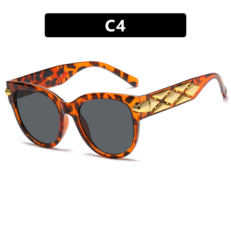 Large frame cat eye sunglasses