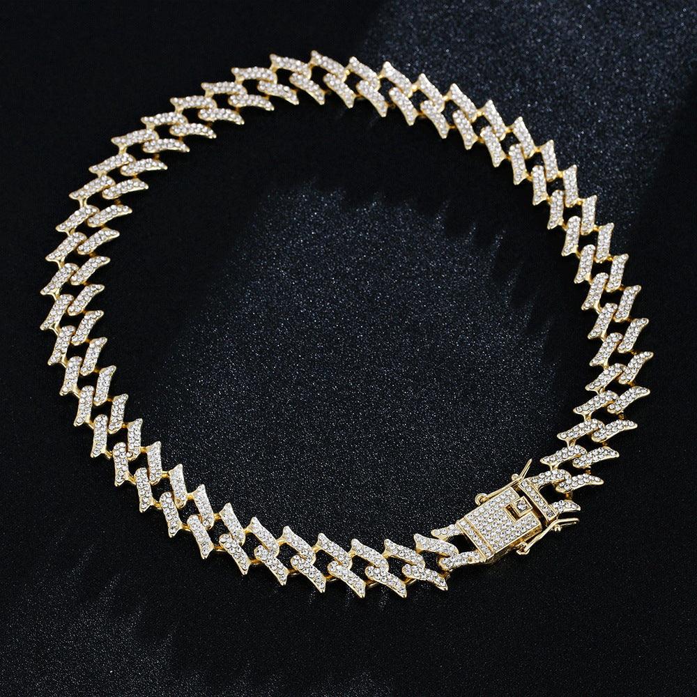 diamond-inlaid-necklace