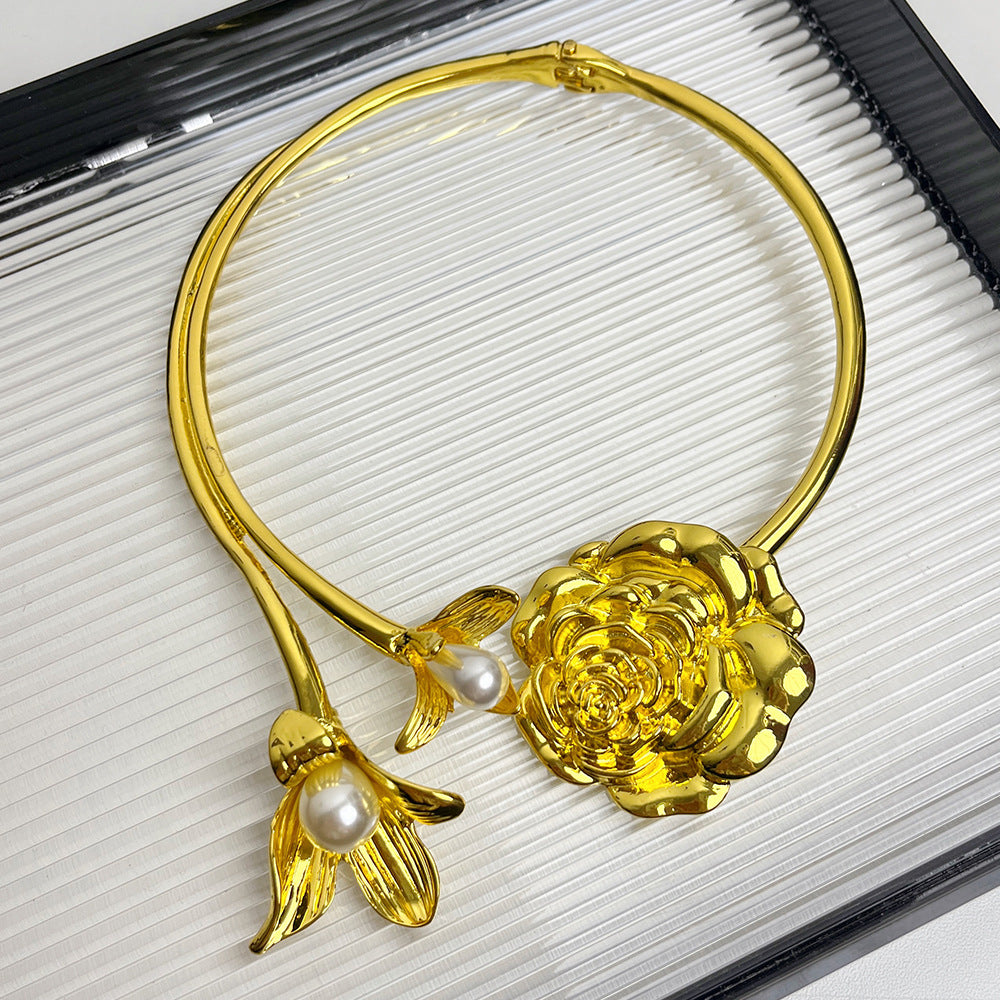 Exaggerated Three-dimensional Pearl Flower Camellia Collar Necklace