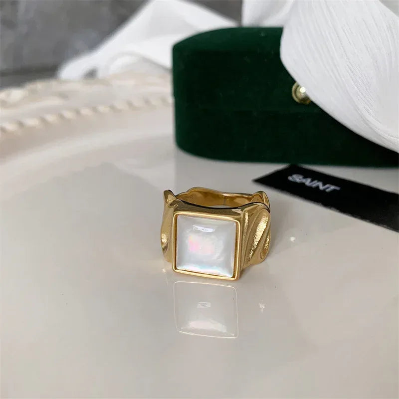 fritillary-shell-18k-vintage-ring - Viexta