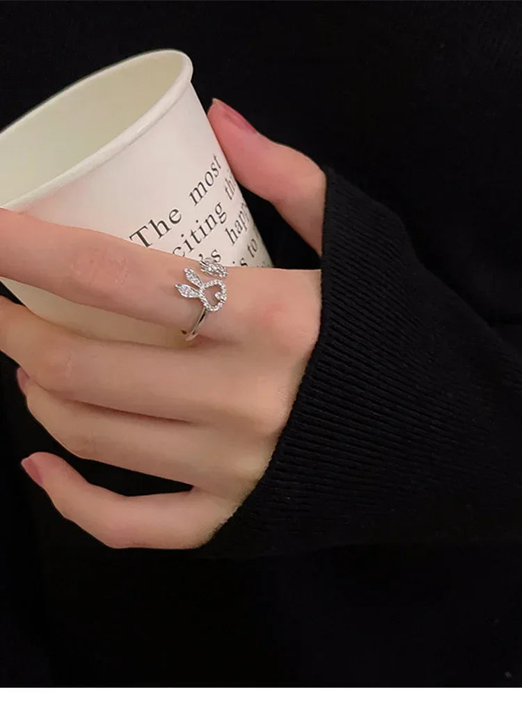 Asymmetric Carrot Rabbit Ring - Viexta
