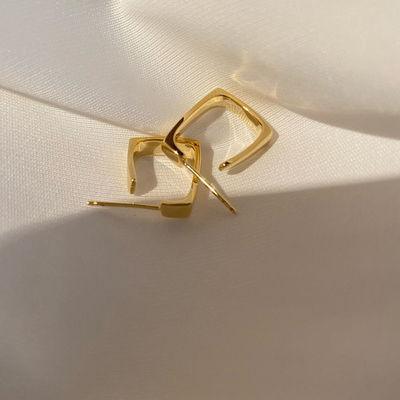 Minimalist Square Hoops - Viexta