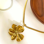 Fashion Exaggerated Stainless Steel Flower Pendant Necklace - Viexta
