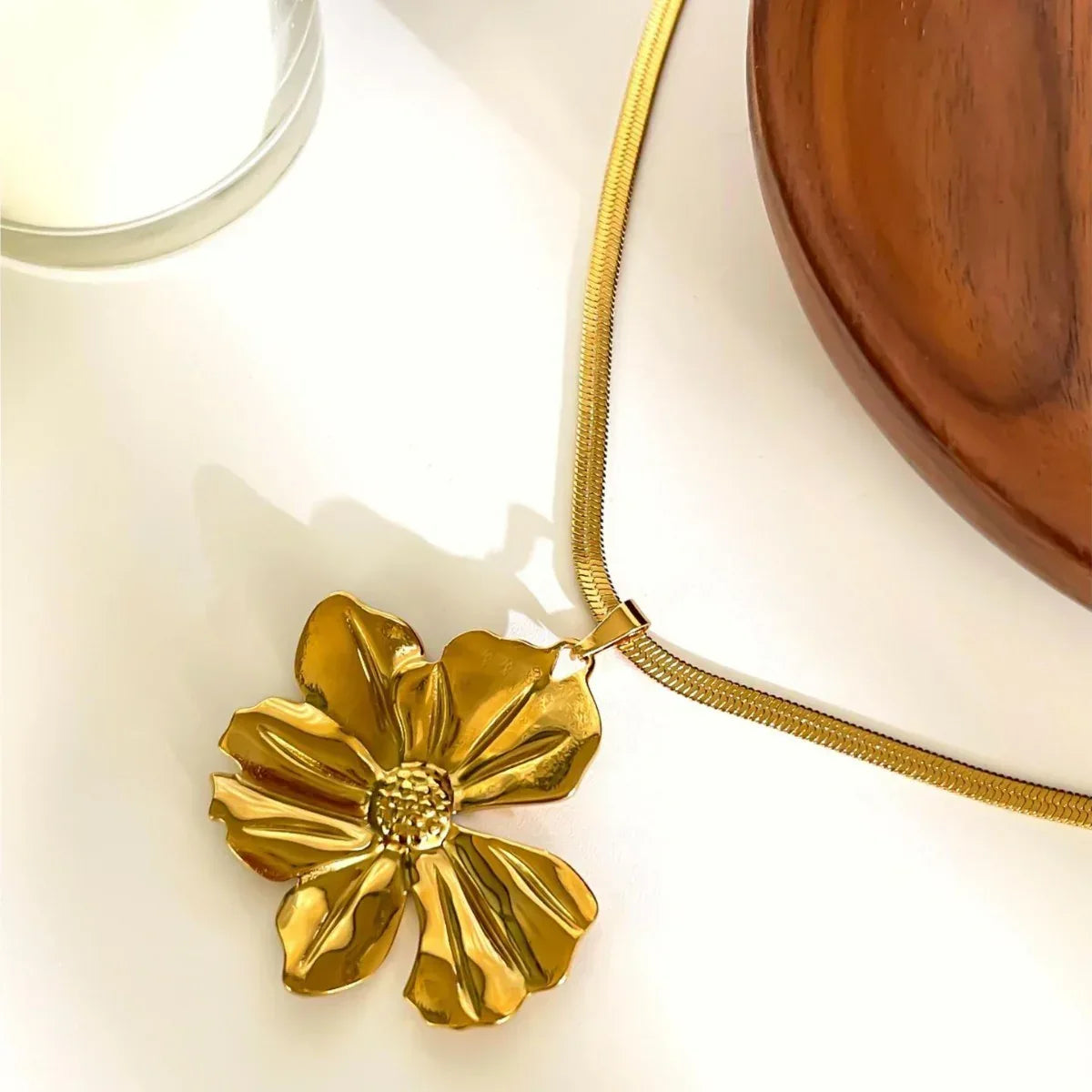 Fashion Exaggerated Stainless Steel Flower Pendant Necklace - Viexta