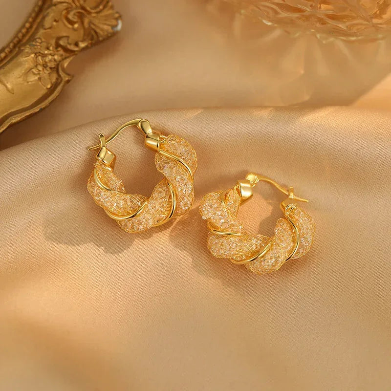 Fashion Hollow Twisted Ear Clip - Viexta