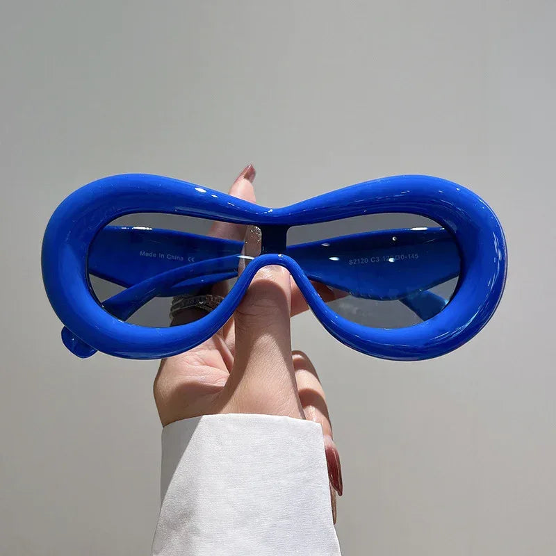 Stylish One-piece Sunglasses With Wide Brims - Viexta