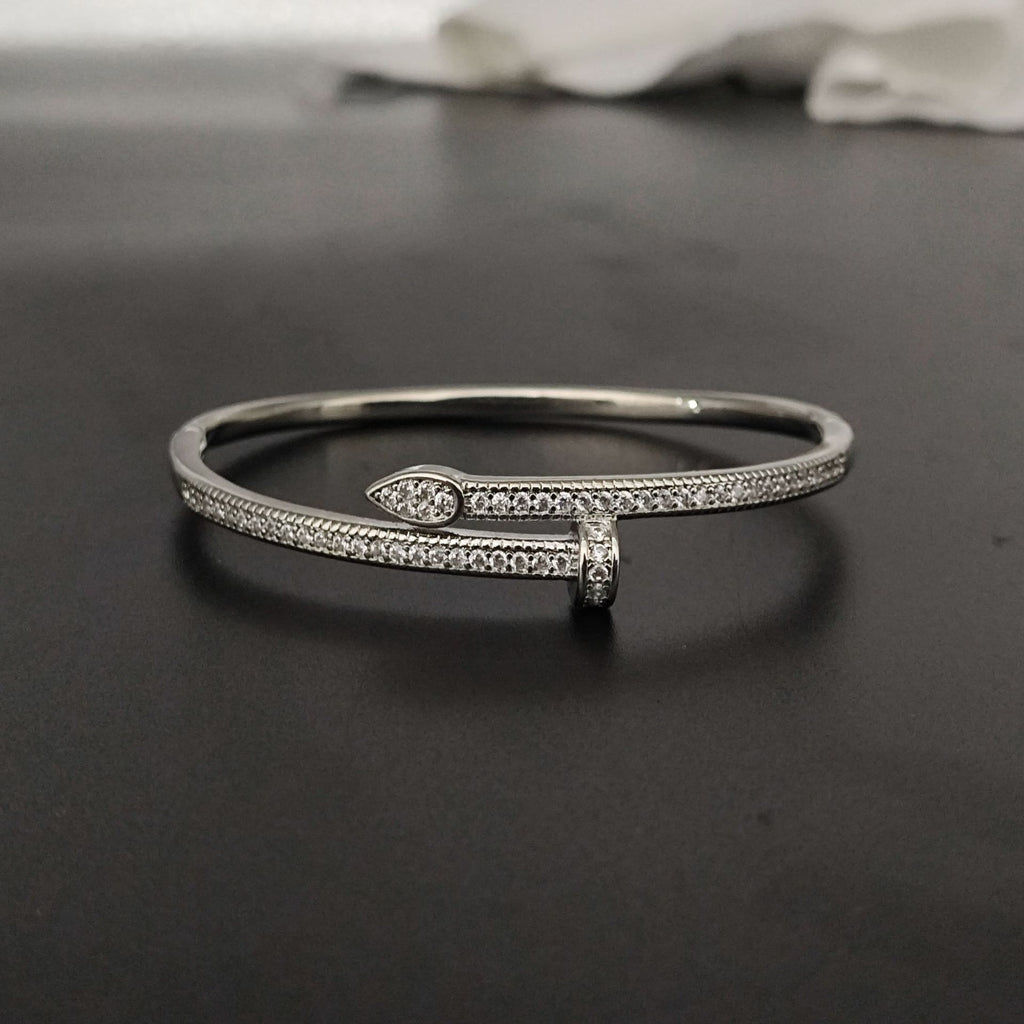 V Gold Classic Full Rhinestone Stud Bracelet with Diamond-Encrusted Ends, Thick 18K Rose Gold Plated, Luxury Couple Bracelet