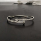 V Gold Classic Full Rhinestone Stud Bracelet with Diamond-Encrusted Ends, Thick 18K Rose Gold Plated, Luxury Couple Bracelet
