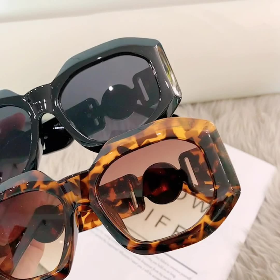 Women Men Square Sunglasses Classic Small Rectangle Sunglasses Women Vintage Brand Designer Square Sun Glasses Shades