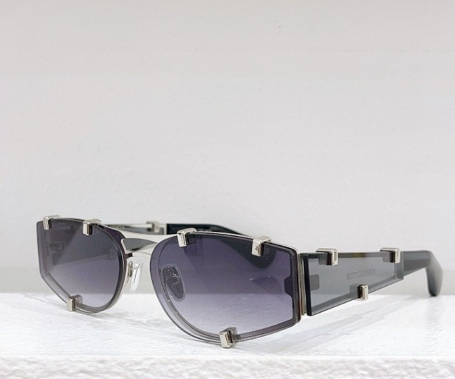 Fashionable metal men's cat-eye sunglasses, face-flattering small sunglasses
