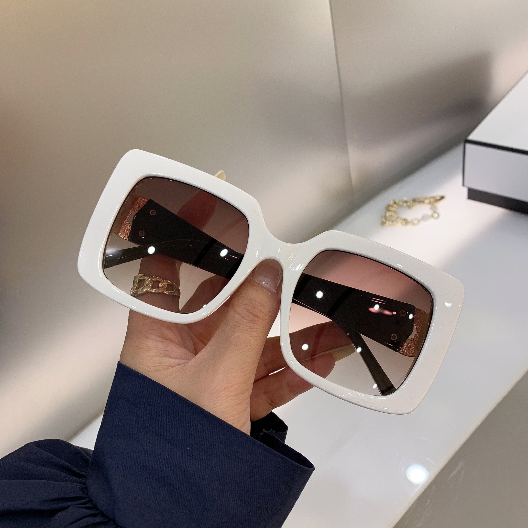 Oversized Square Sunglass