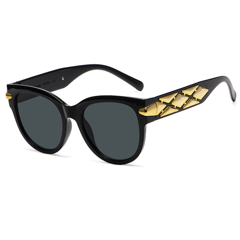 Large frame cat eye sunglasses