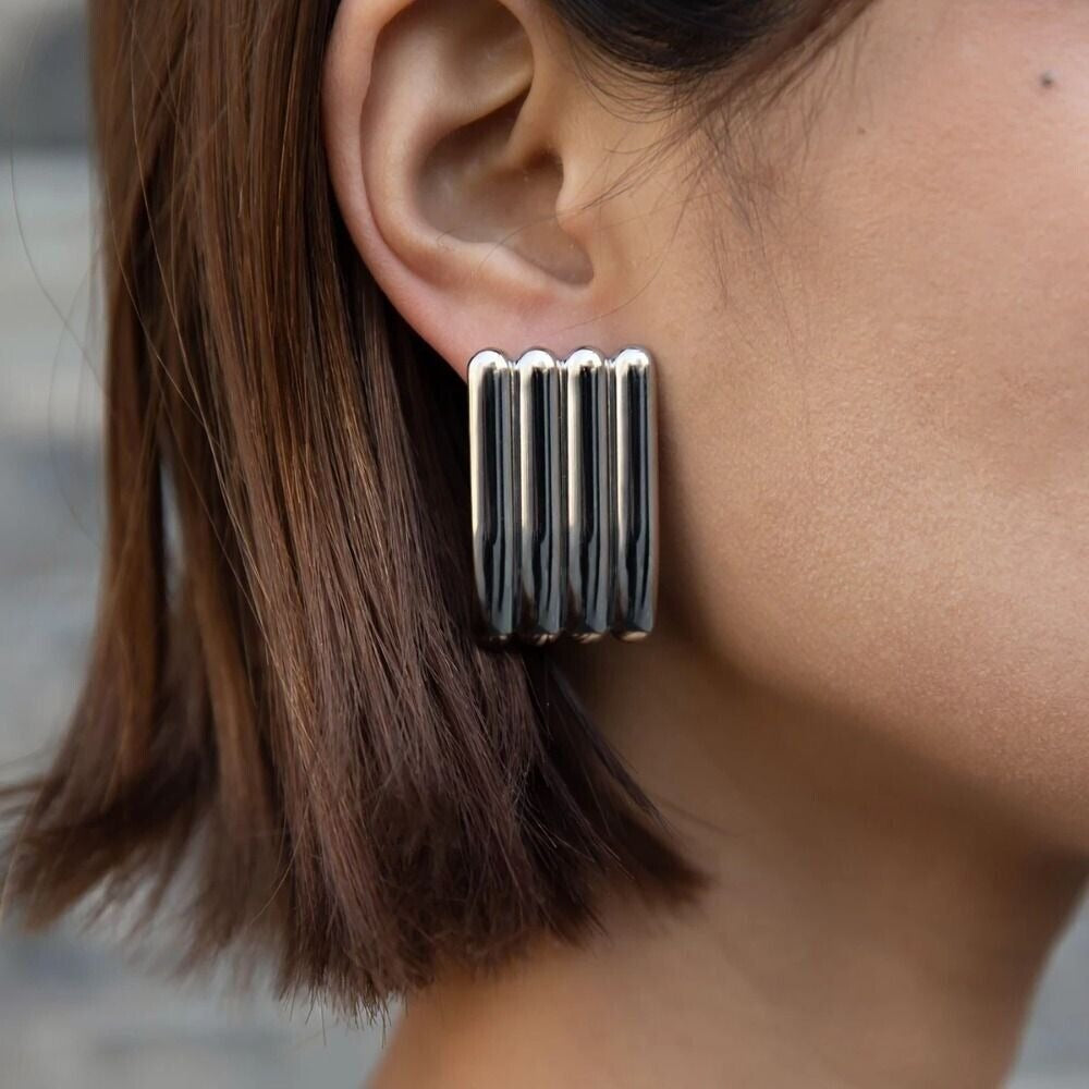 Simple and personalized high-end gold stainless steel striped earrings and earrings