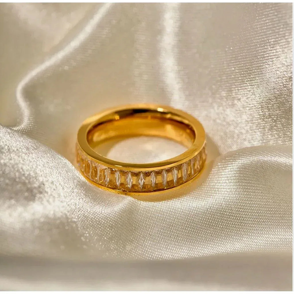 18K Baguette Ring - Viexta