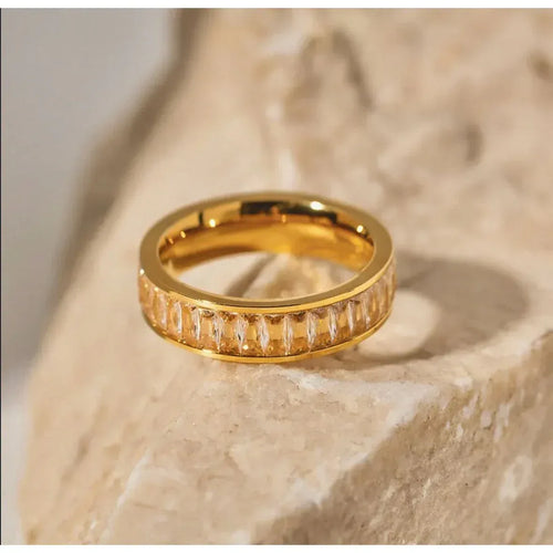 18K Baguette Ring - Viexta