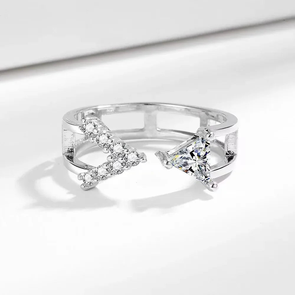 Letter Texture Zircon Ring - Viexta