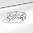 Letter Texture Zircon Ring - Viexta