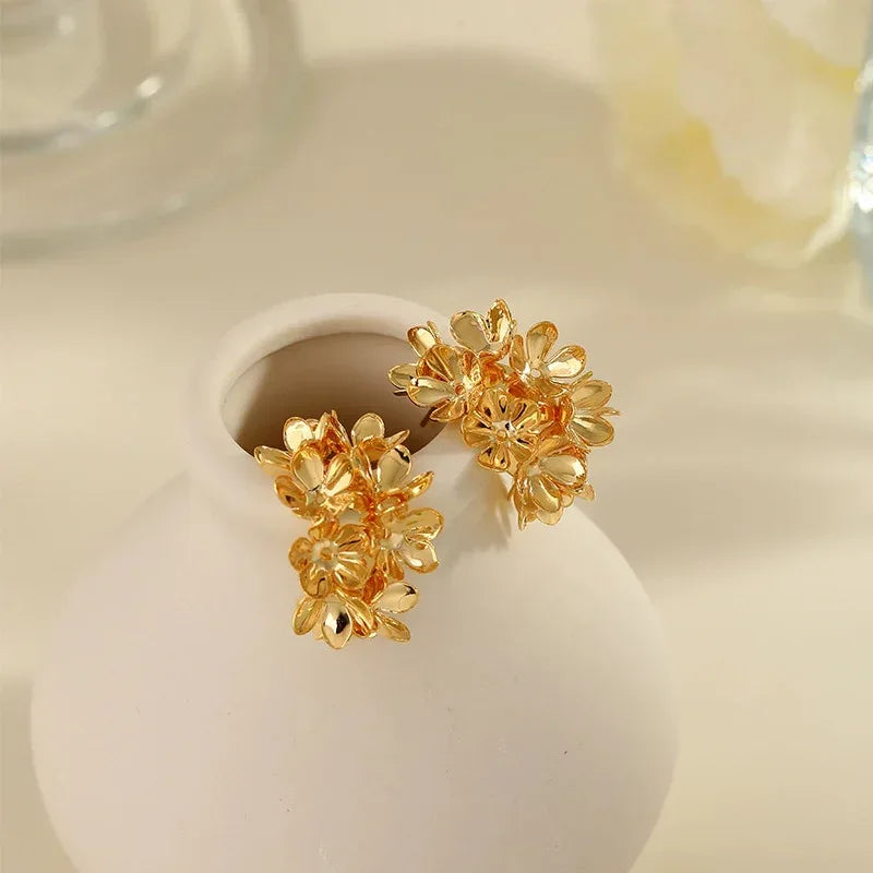 Golden C- Shaped Earrings - Viexta