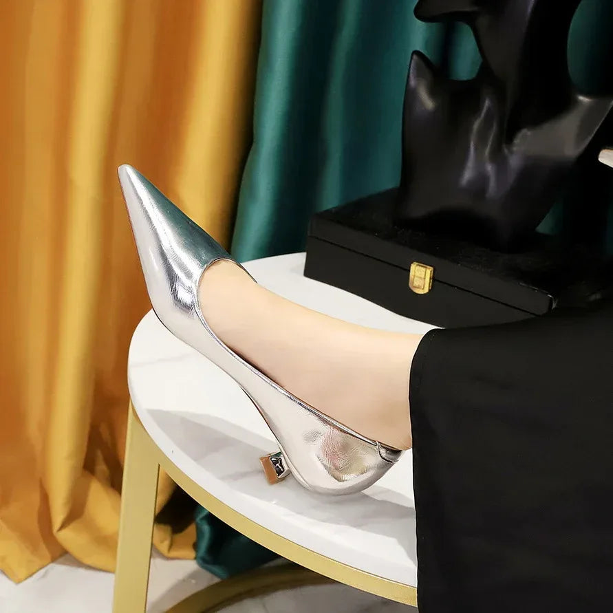 Retro Minimalism Low-cut Heels - Viexta